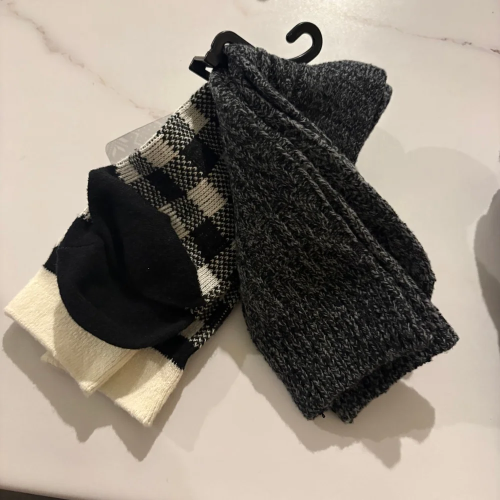 Muk Luks Women’s Crew Socks Cozy Comfort Lot‎ of 2  4 Pairs